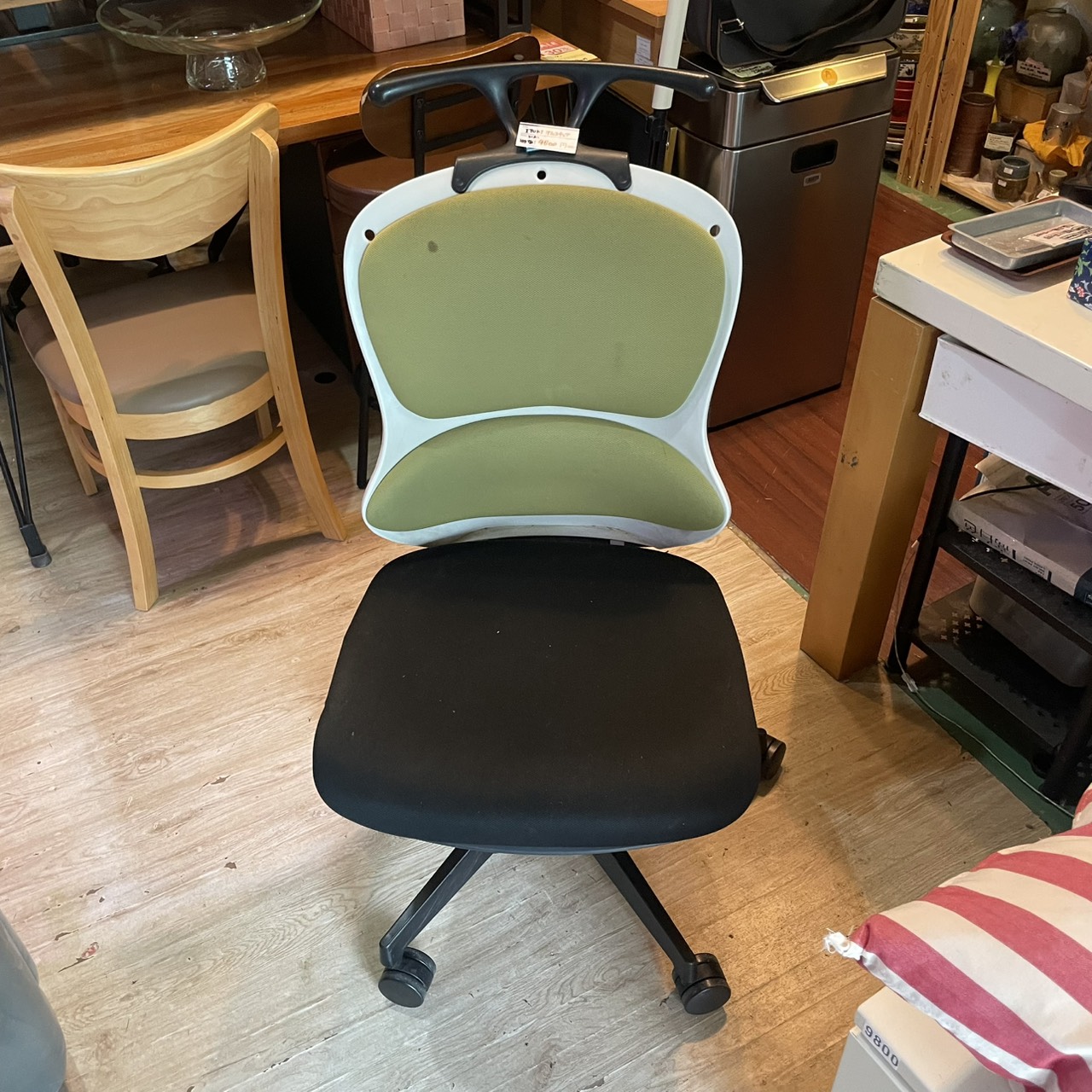 ITOKI LOOP KZ-520GBHW8T1L6